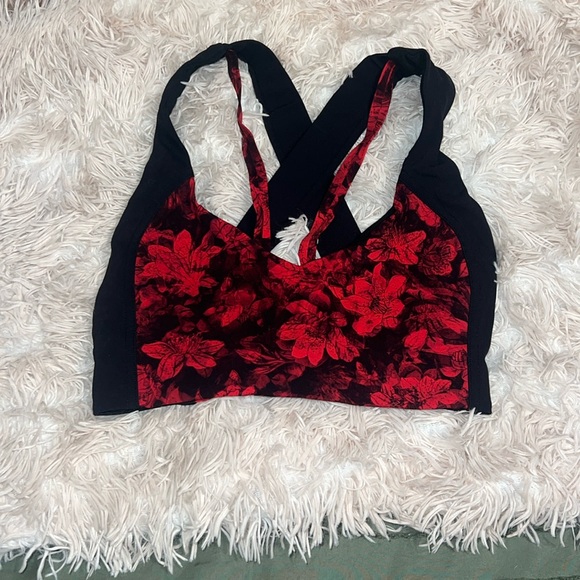 lululemon athletica Tops - Lululemon bra top size 2 ~black and red~